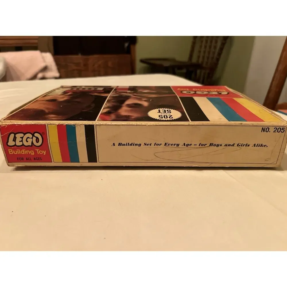 Vintage 1966 LEGO Building Toy No. 205 Starter Set in Org. Box 169 Pieces